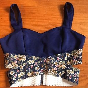 🤩Free with any purchase 🤩 Navy crop top